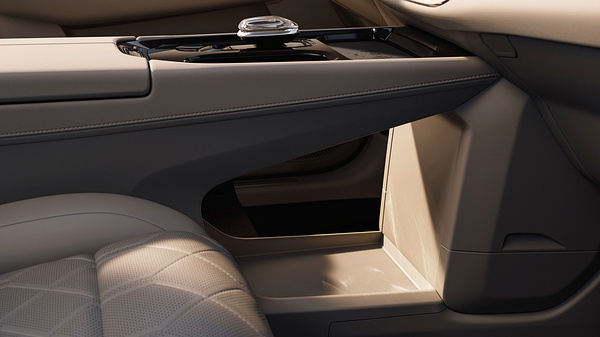 Volvo EM90 interior view