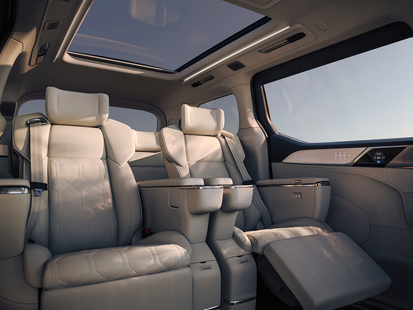 Volvo EM90 secondrowseats view