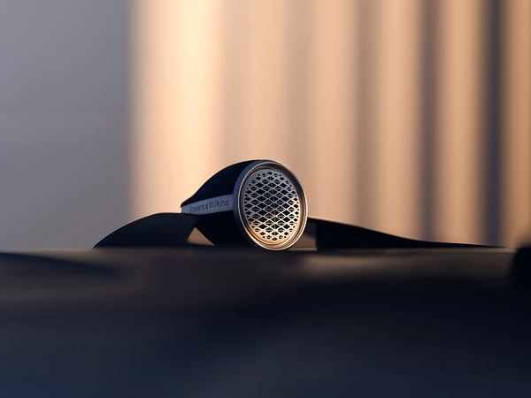 Volvo EM90 speakers view