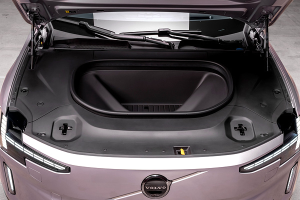Volvo ES90 Twin Motor Performance details view
