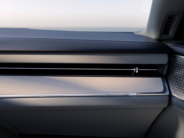 Volvo ES90 Twin Motor Performance details view