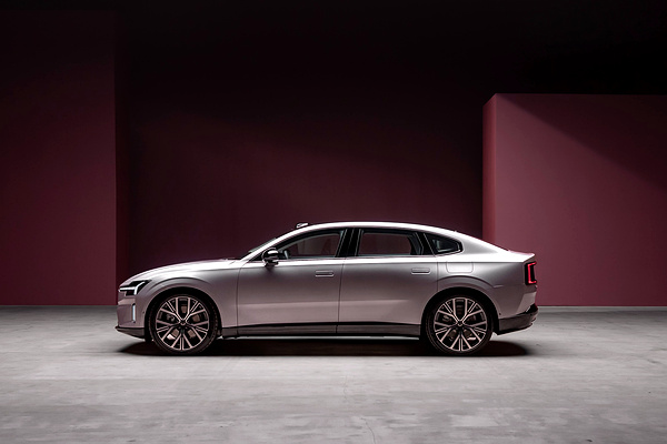 Volvo ES90 Twin Motor Performance exterior view