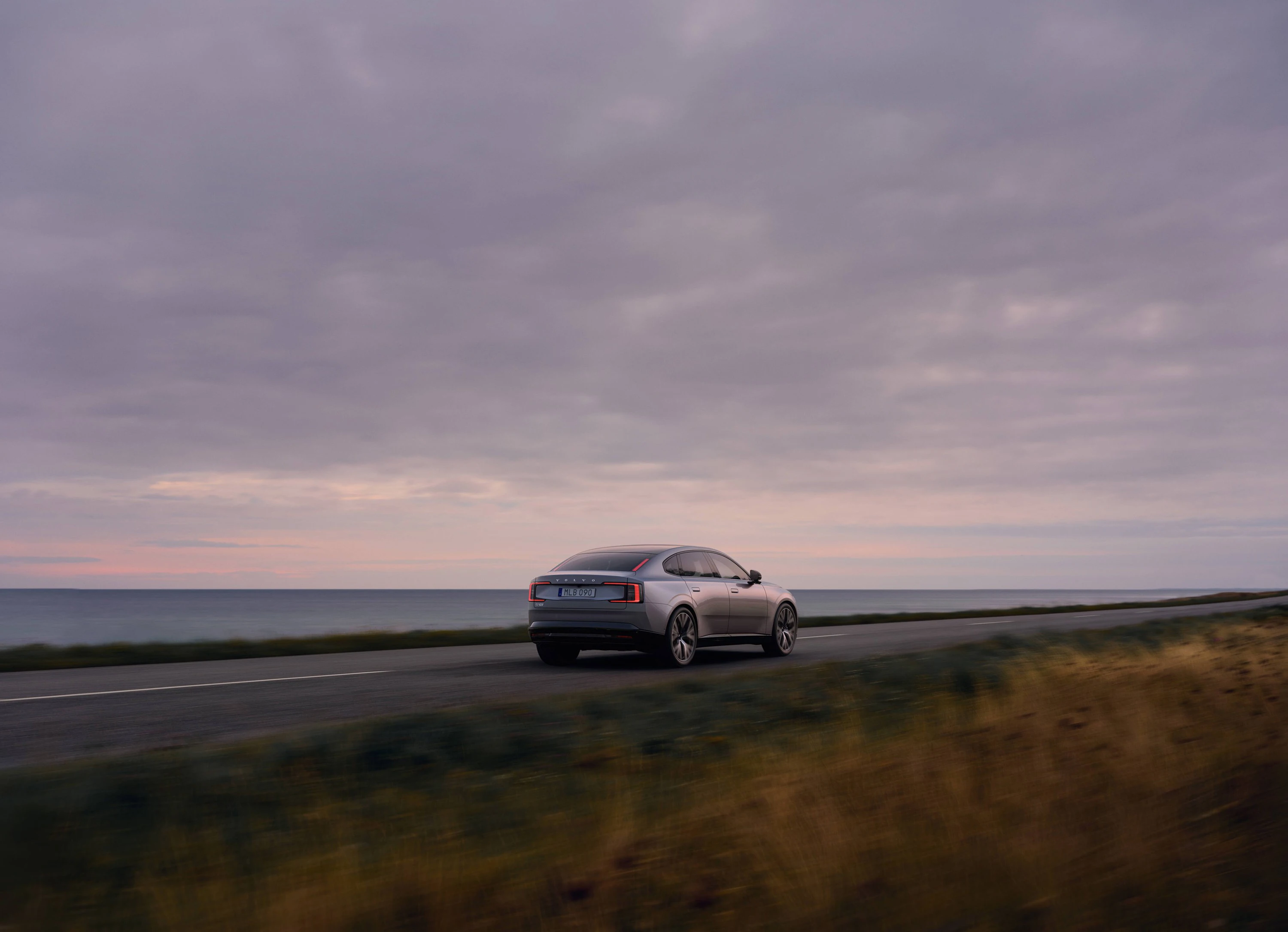 Volvo ES90 Twin Motor Performance exterior view