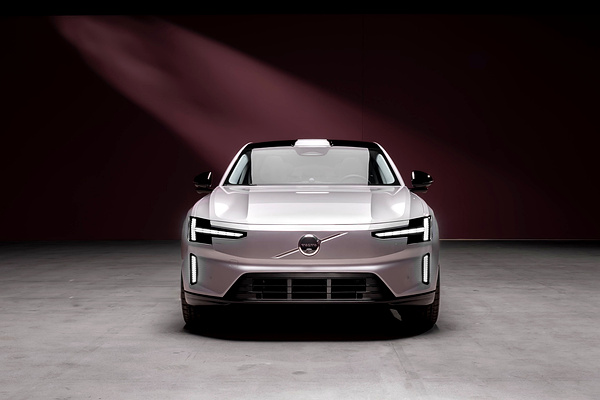 Volvo ES90 Twin Motor Performance headlights view