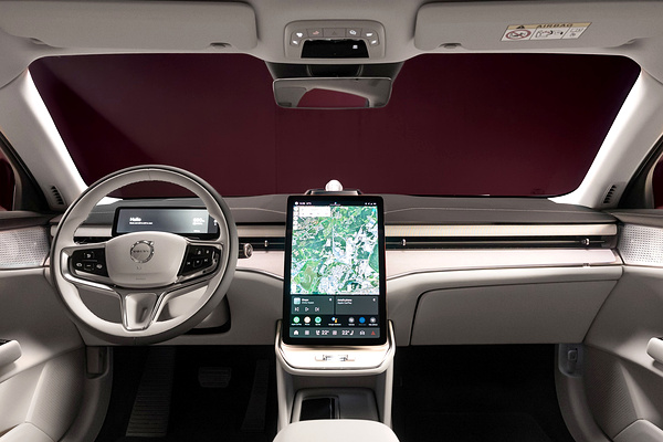 Volvo ES90 Twin Motor Performance interior view
