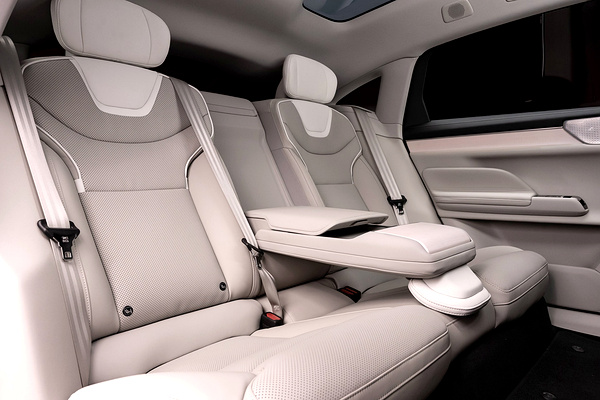 Volvo ES90 Twin Motor Performance secondrowseats view