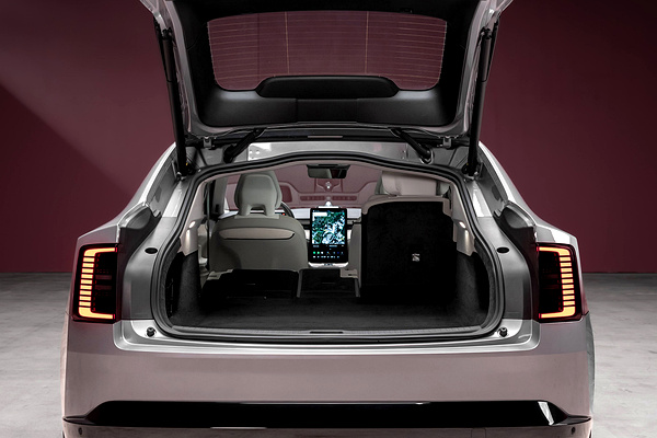 Volvo ES90 Twin Motor Performance trunk view
