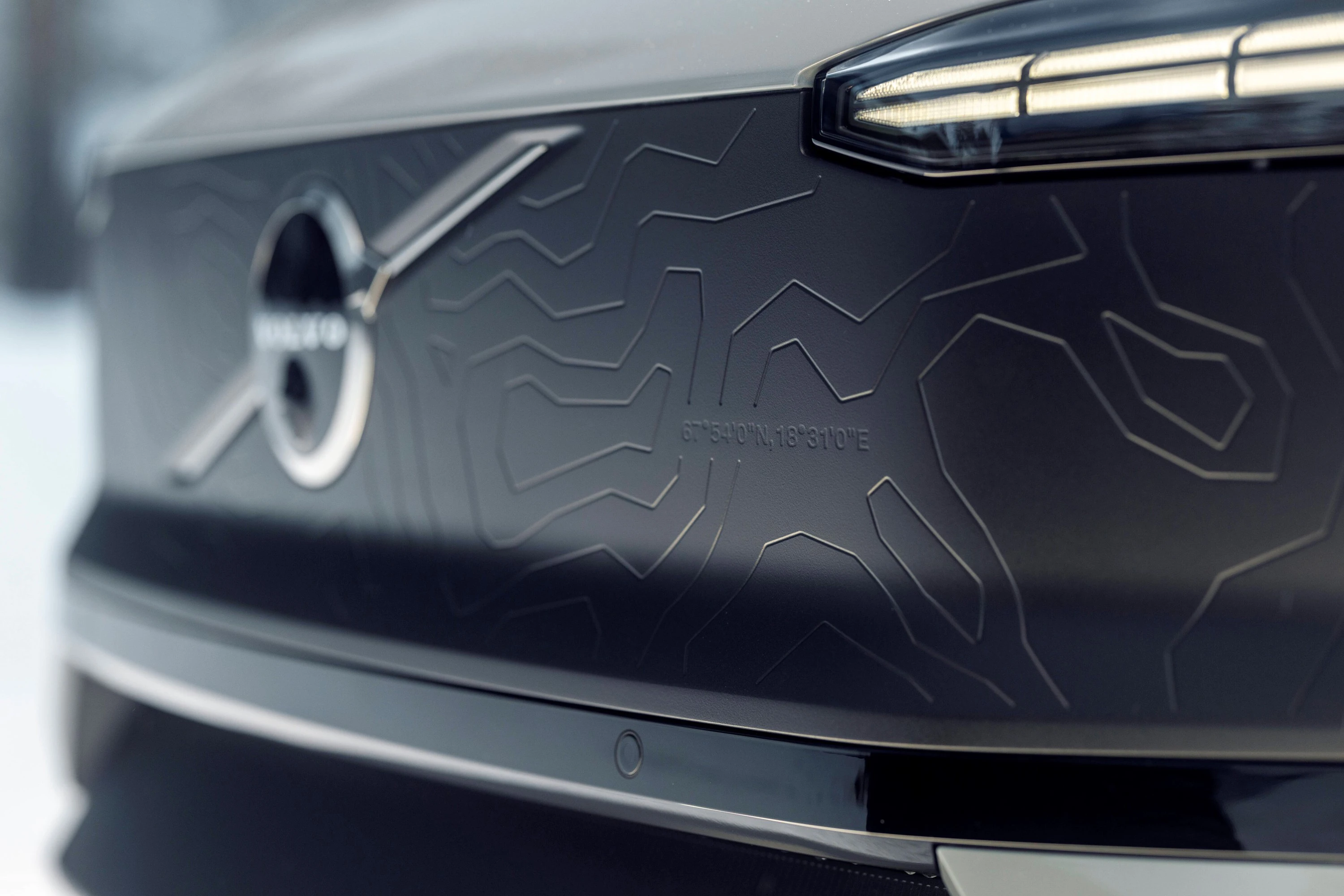 Volvo EX30 Cross Country details view