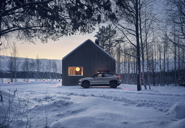 Volvo EX30 Cross Country exterior view