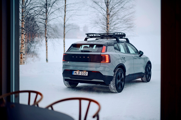 Volvo EX30 Cross Country taillights view