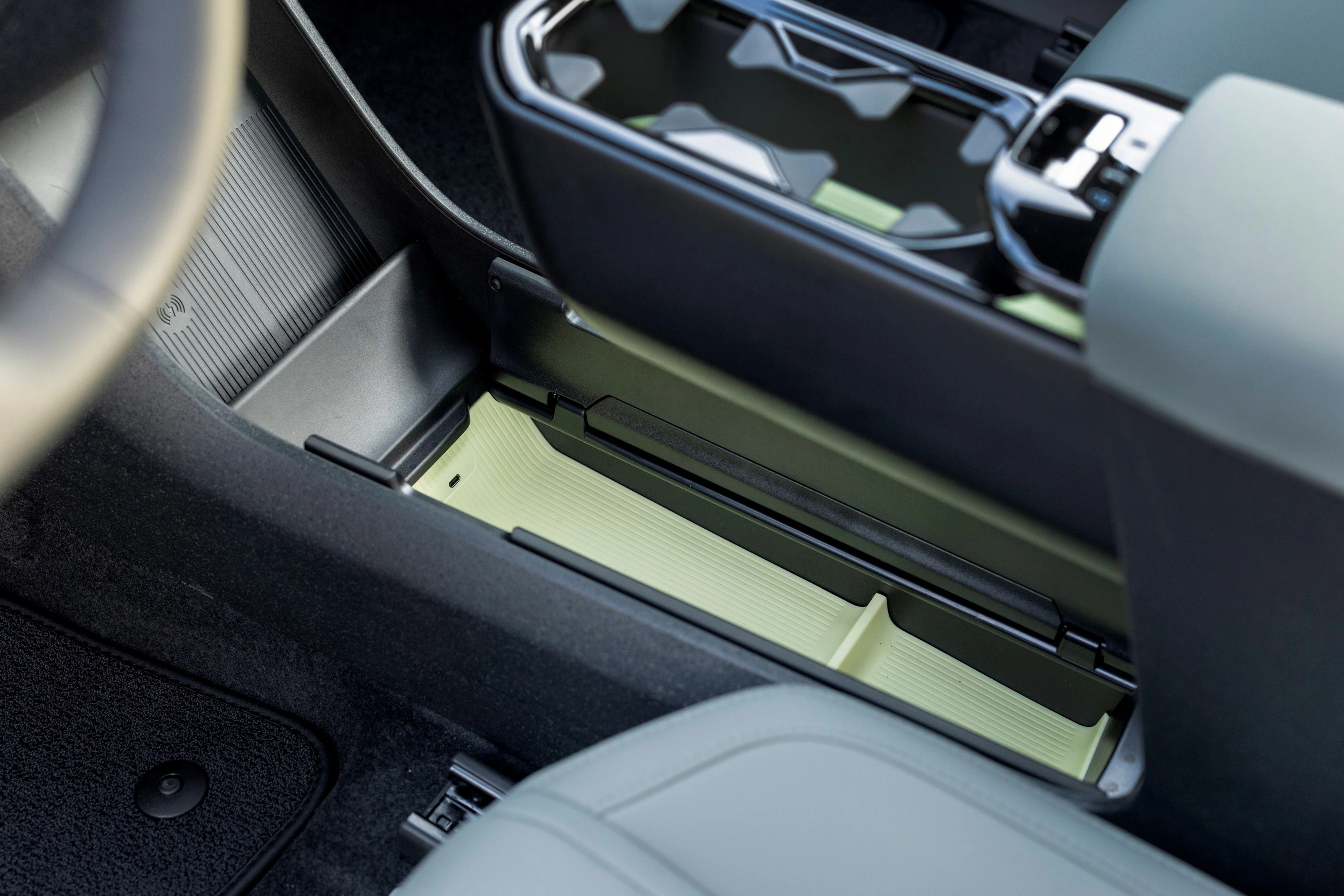 Volvo EX30 Cross Country P5 Long Range details view