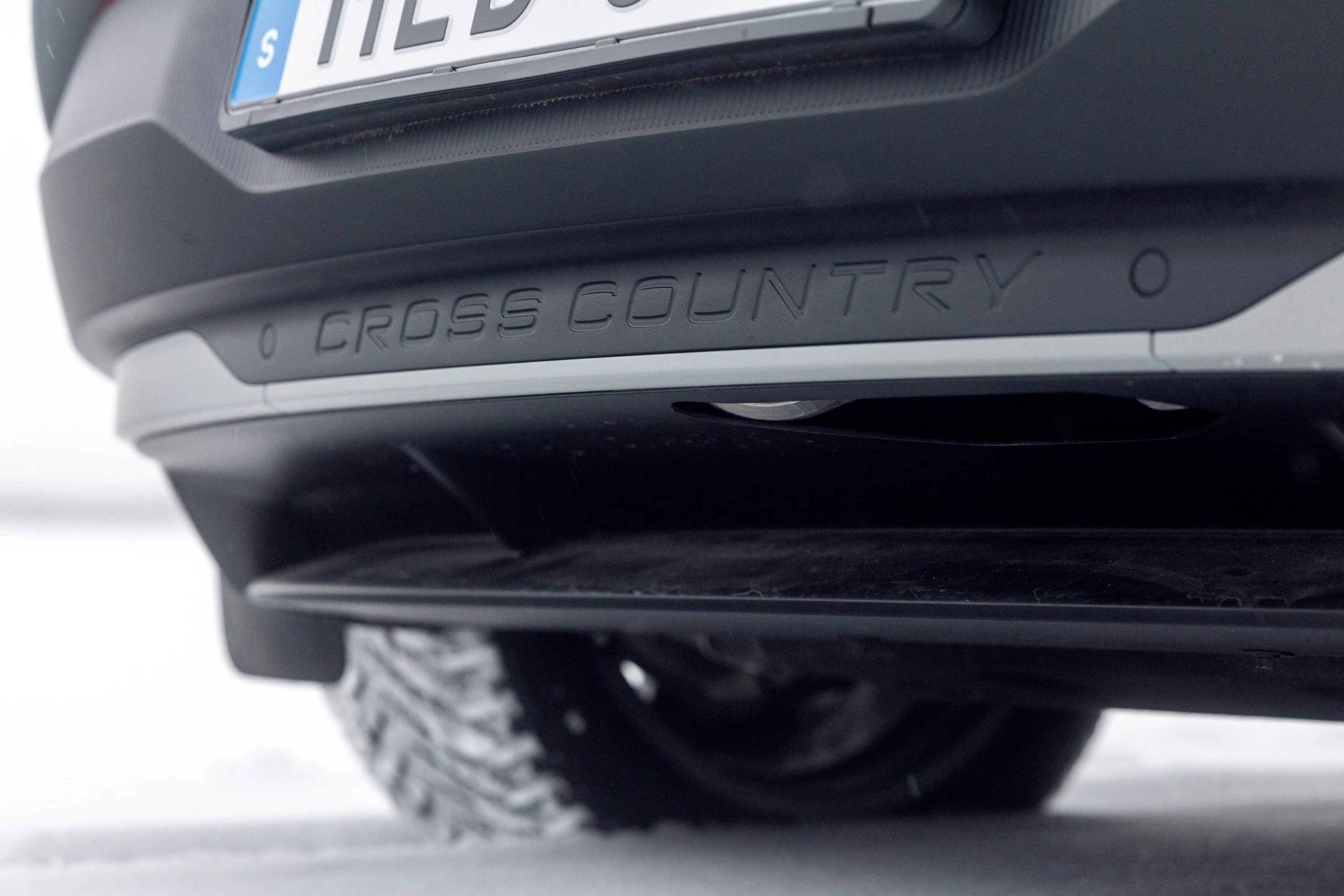 Volvo EX30 Cross Country P5 Long Range details view