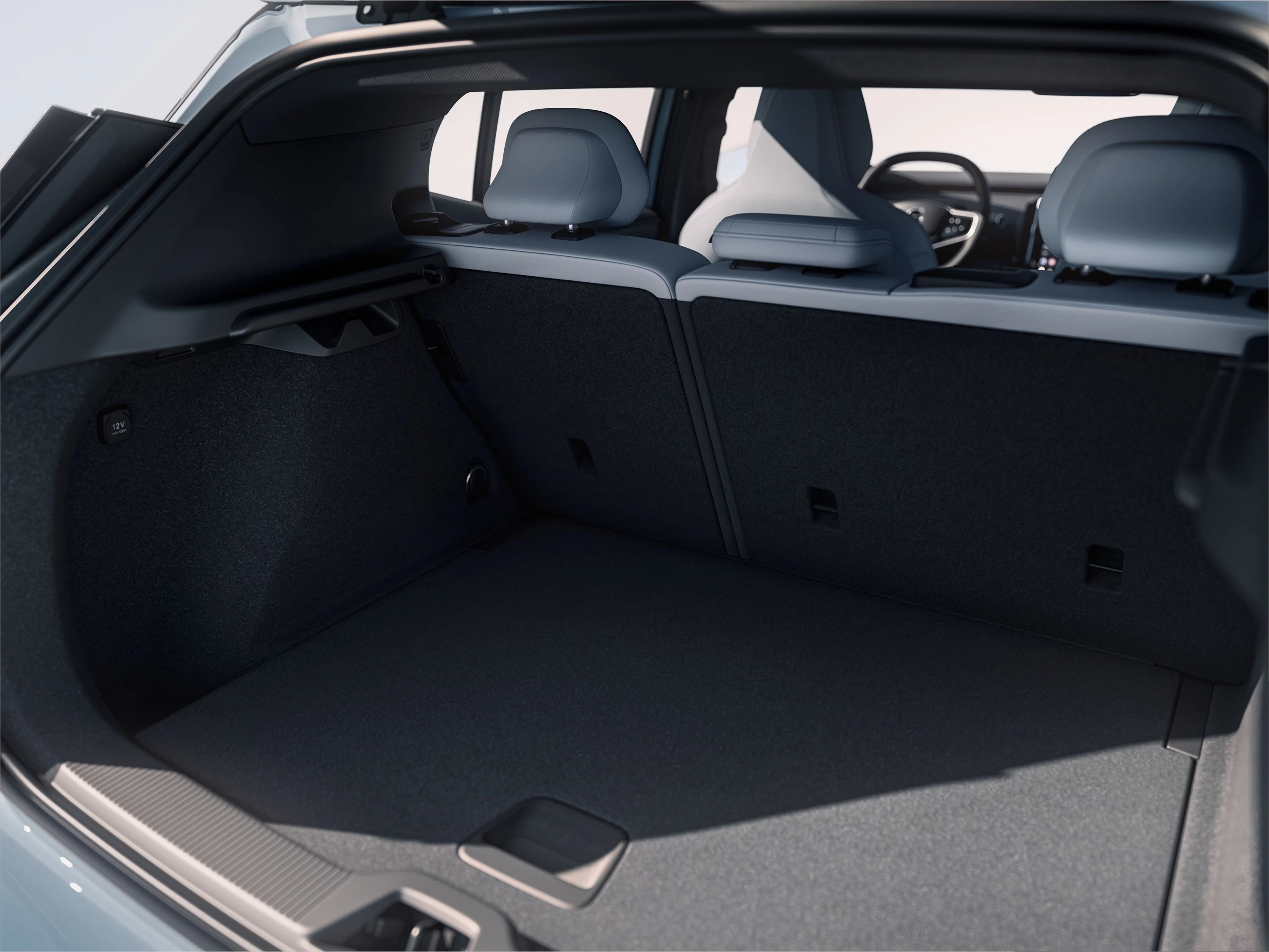 Volvo EX30 P8 AWD trunk view