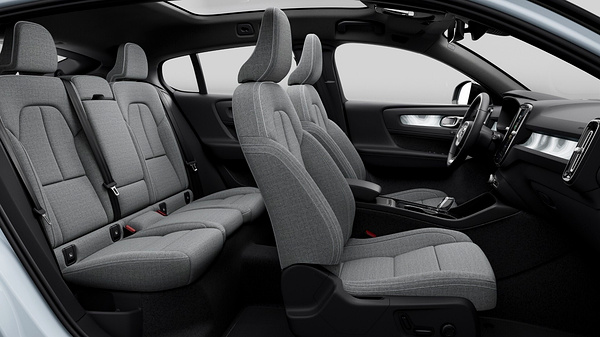 Volvo EX40 Twin Motor frontseats view