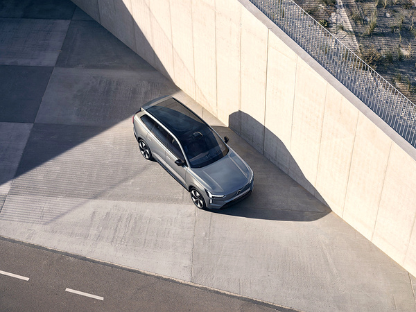 Volvo EX90 Twin Motor exterior view
