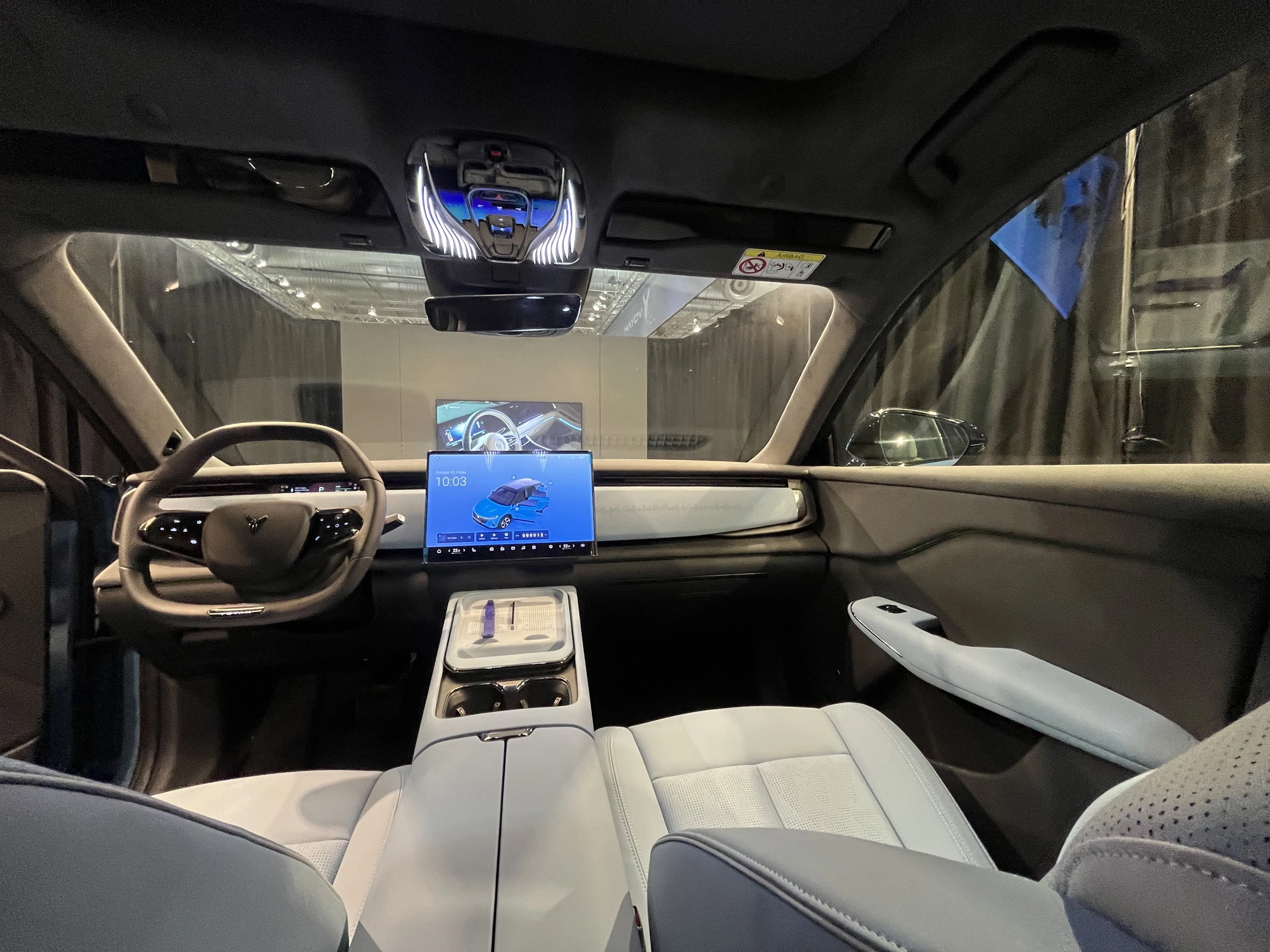 VOYAH Courage AWD interior view