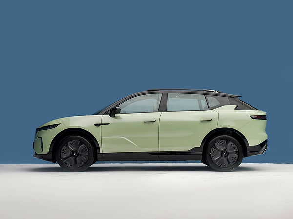VOYAH Courage AWD exterior view