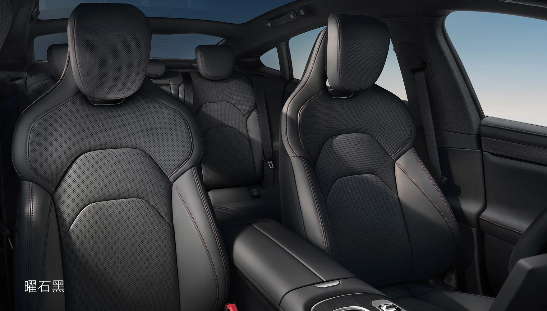 Xiaomi SU7 frontseats view