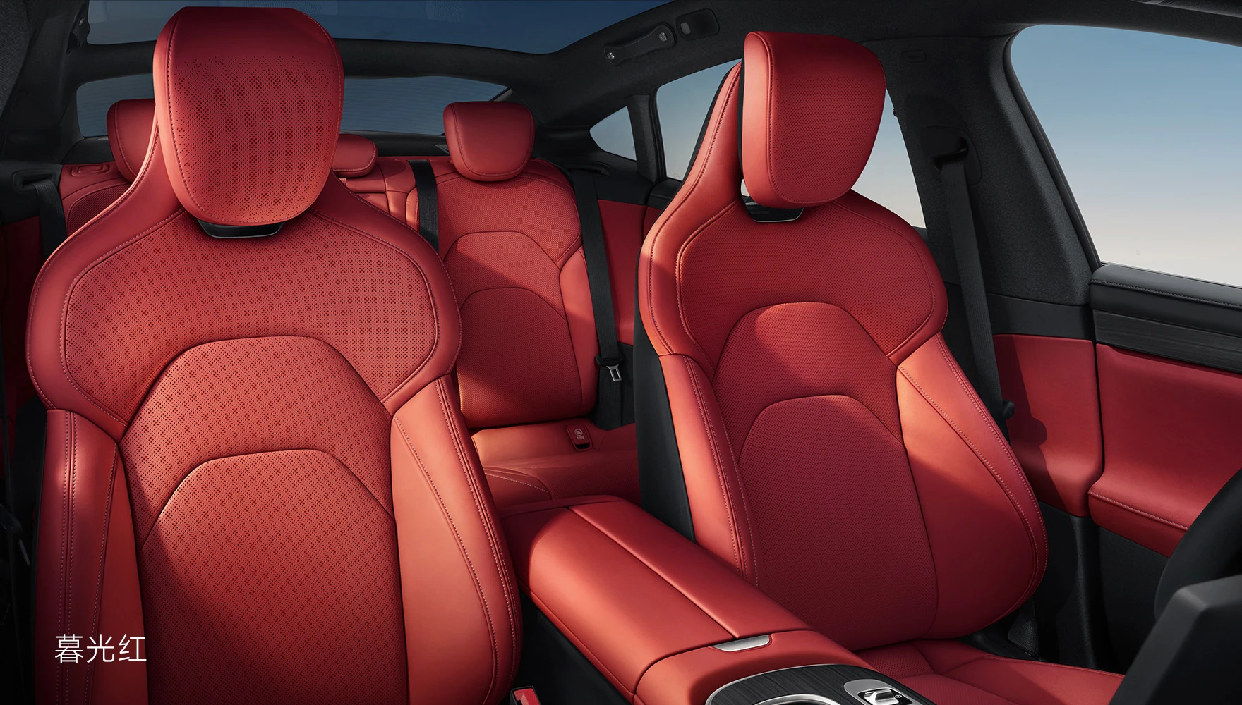 Xiaomi SU7 frontseats view