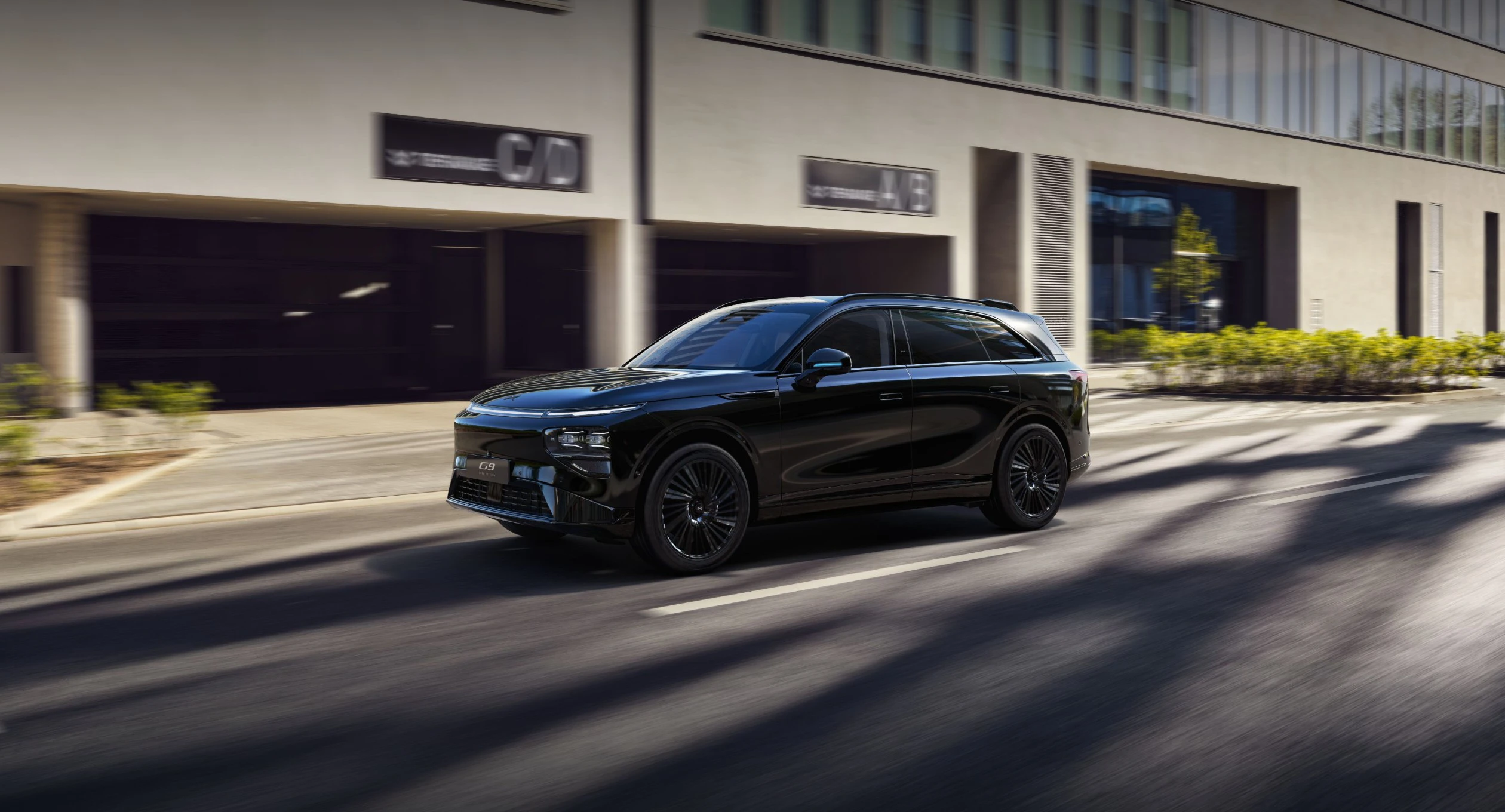 XPENG G9 AWD Performance exterior view