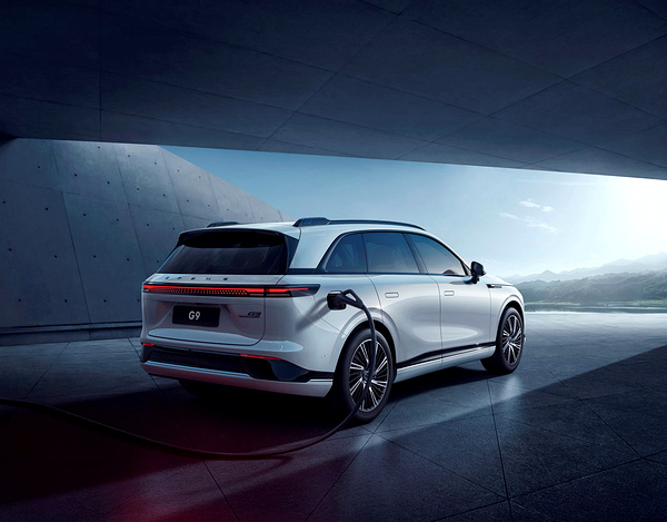 XPENG G9 AWD Performance charging view