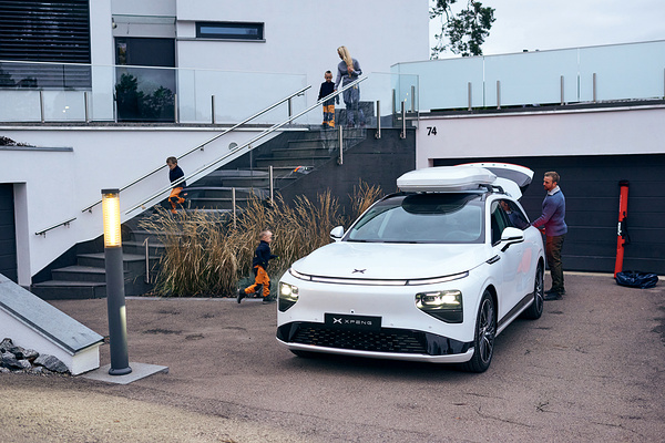 XPENG G9 RWD Long Range exterior view