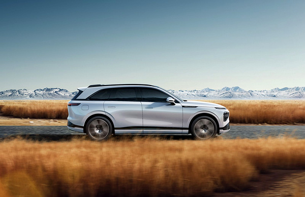 XPENG G9 RWD Long Range exterior view
