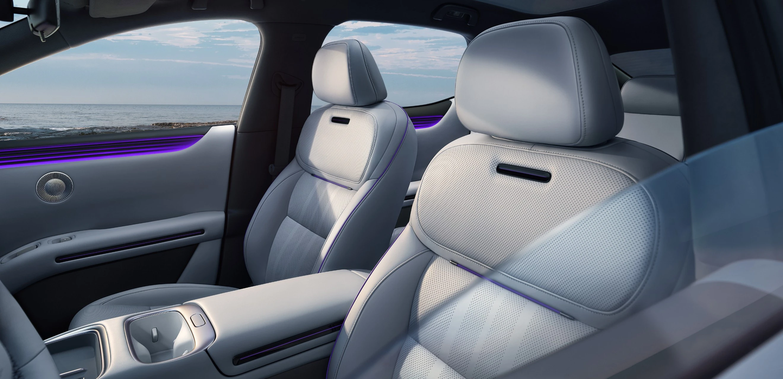 XPENG L03 71.2 kWh RWD frontseats view