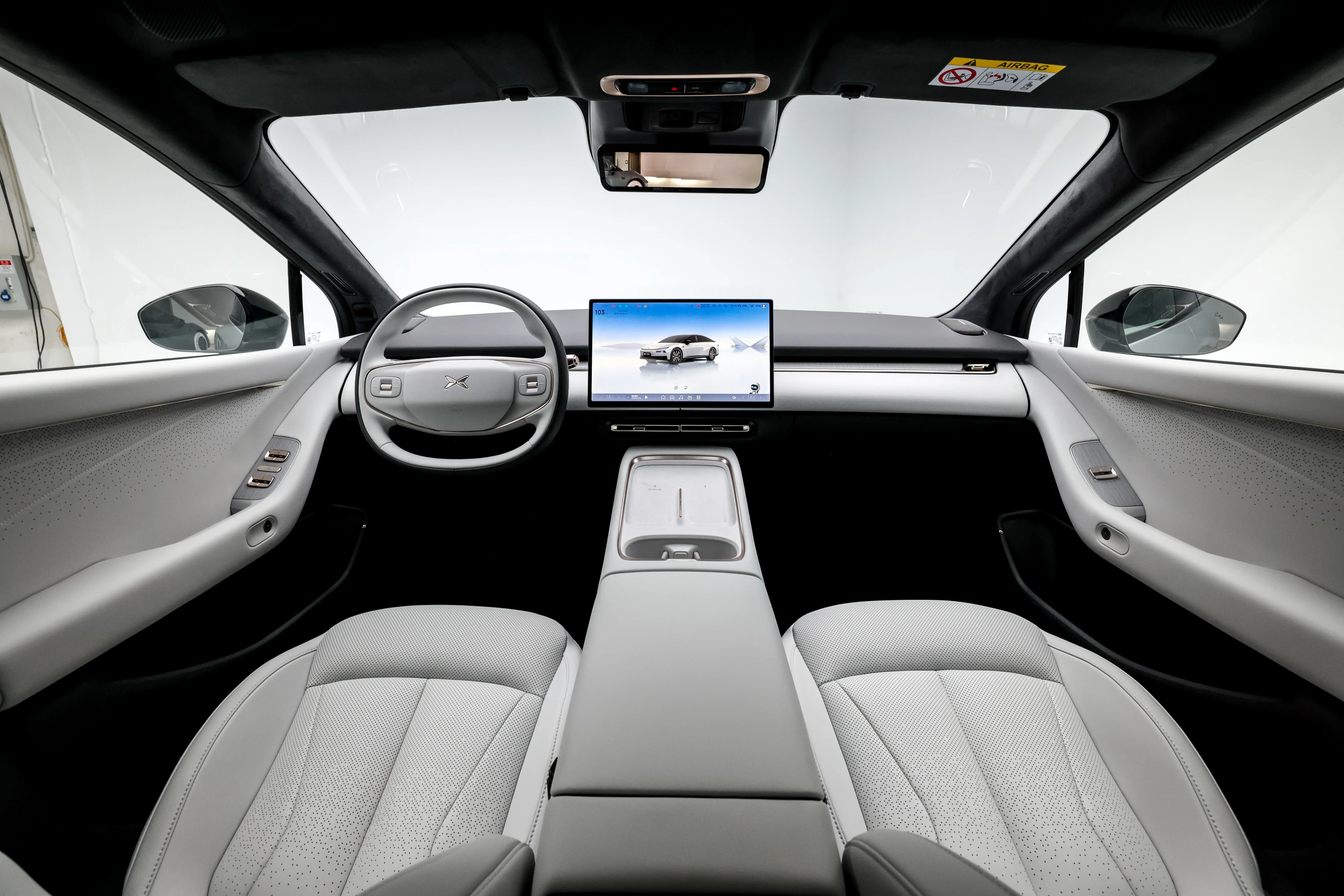 XPENG P7+ 74.9 kWh AWD Performance interior view