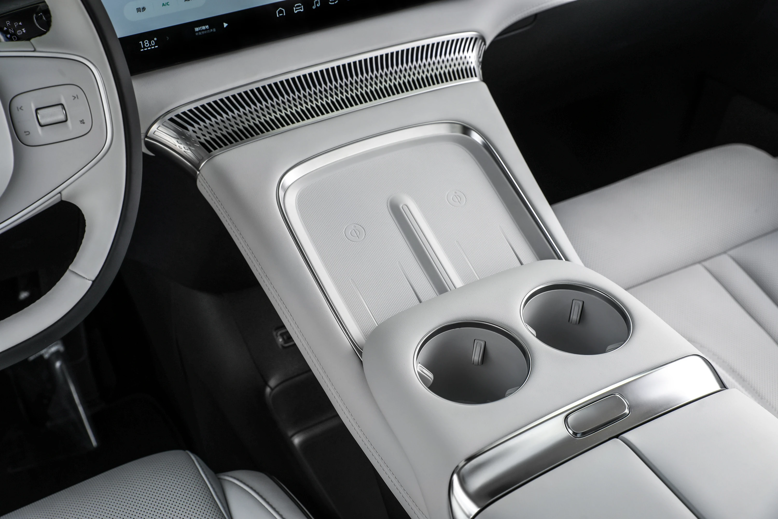 XPENG X9 AWD Performance interiordetail view