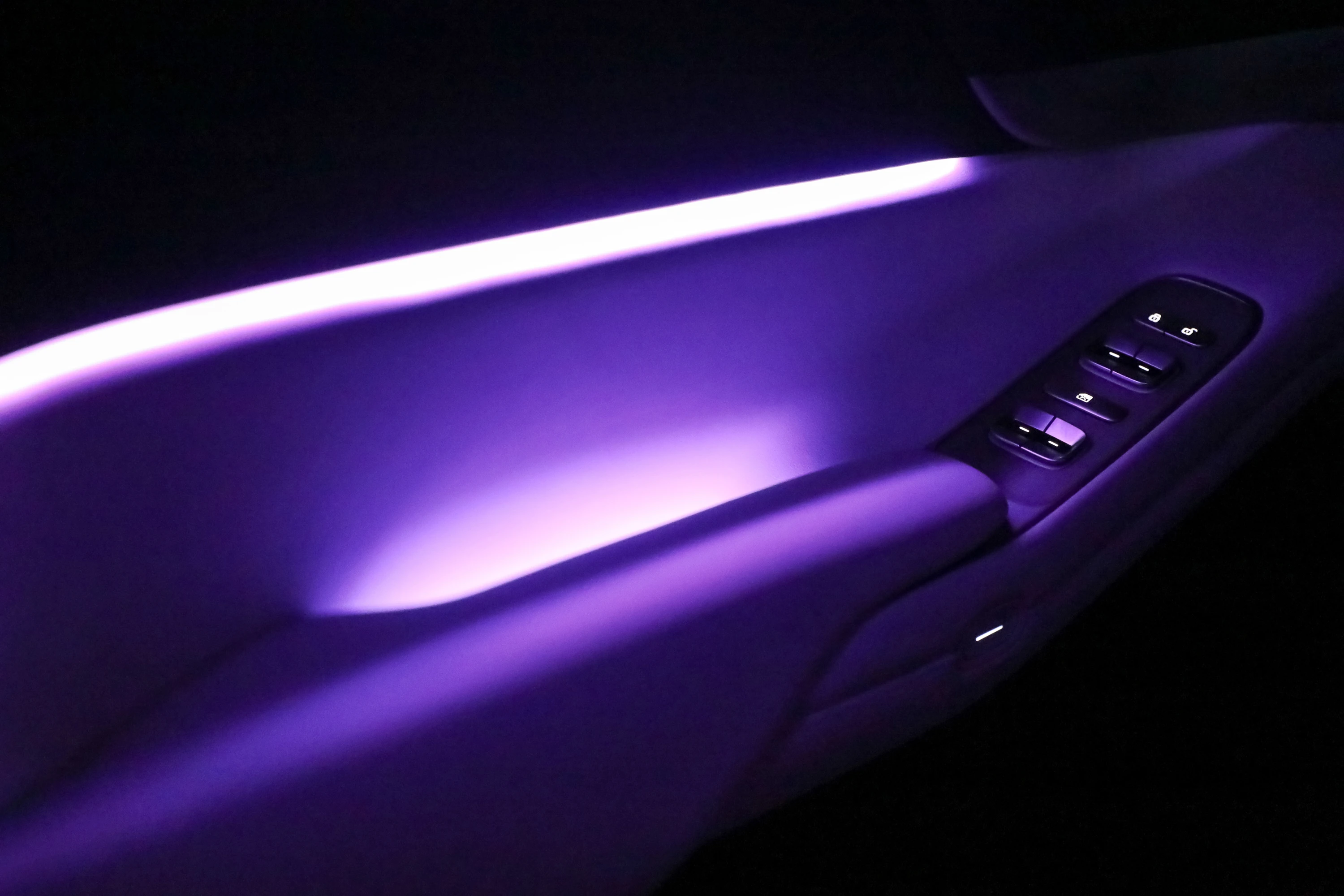 XPENG X9 FWD Long Range interiordetails view