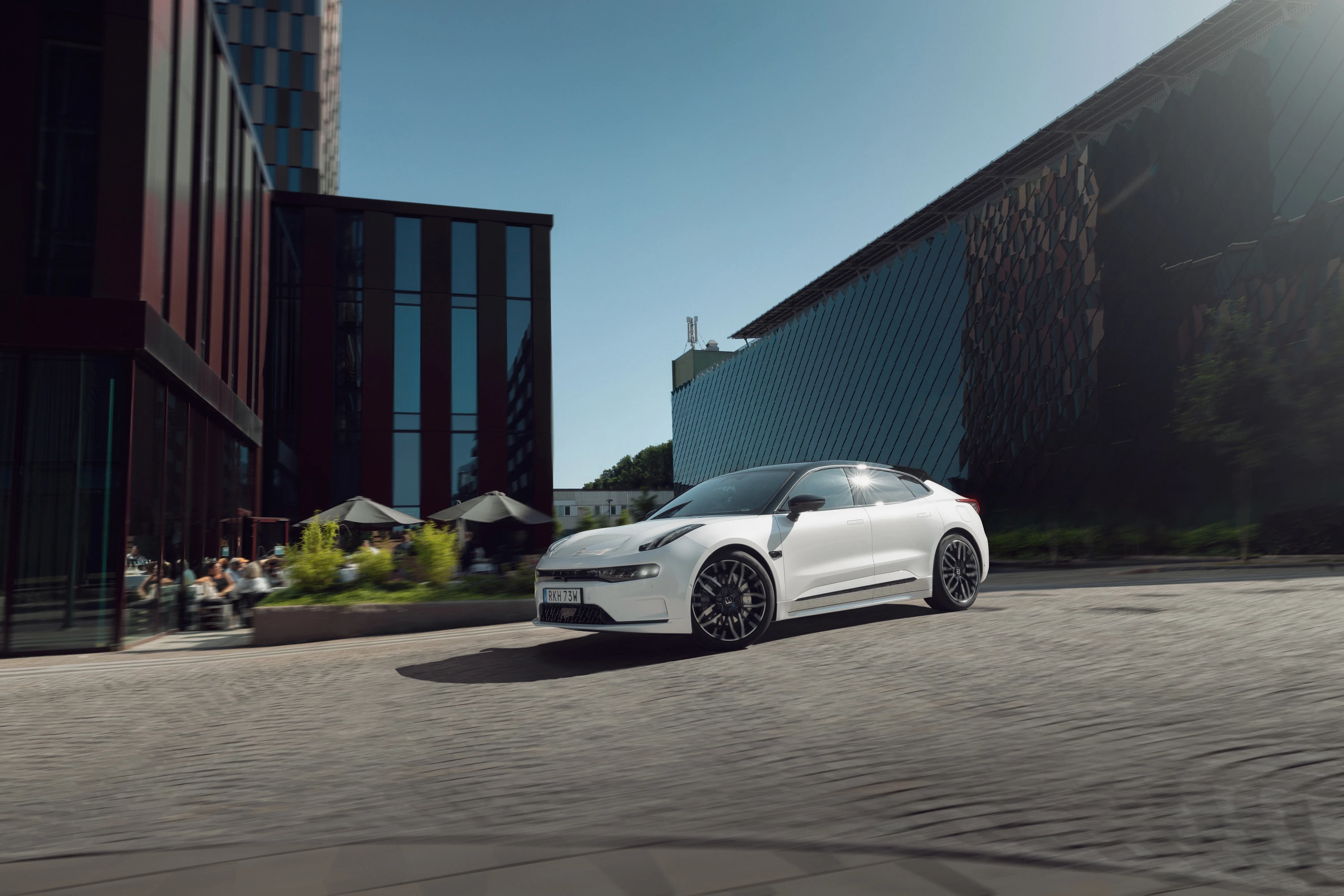 Zeekr 001 Performance AWD exterior view
