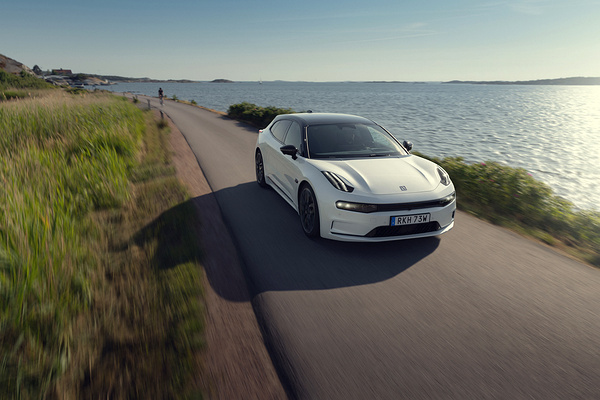 Zeekr 001 Privilege AWD exterior view