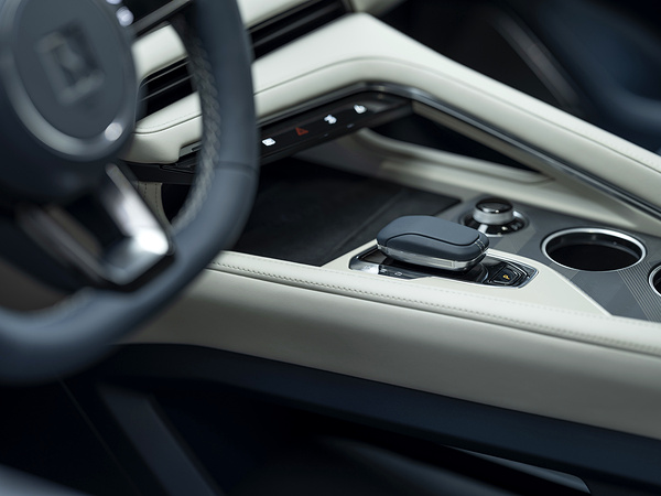 Zeekr 001 Privilege AWD interior view