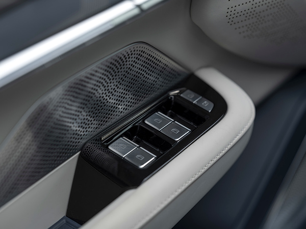 Zeekr 001 Privilege AWD interior view