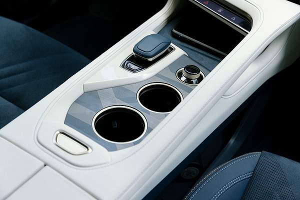 Zeekr 001 Privilege AWD interior view