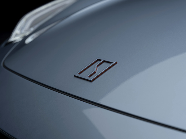 Zeekr 001 Privilege AWD logo view