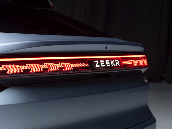 Zeekr 001 Privilege AWD rearlights view