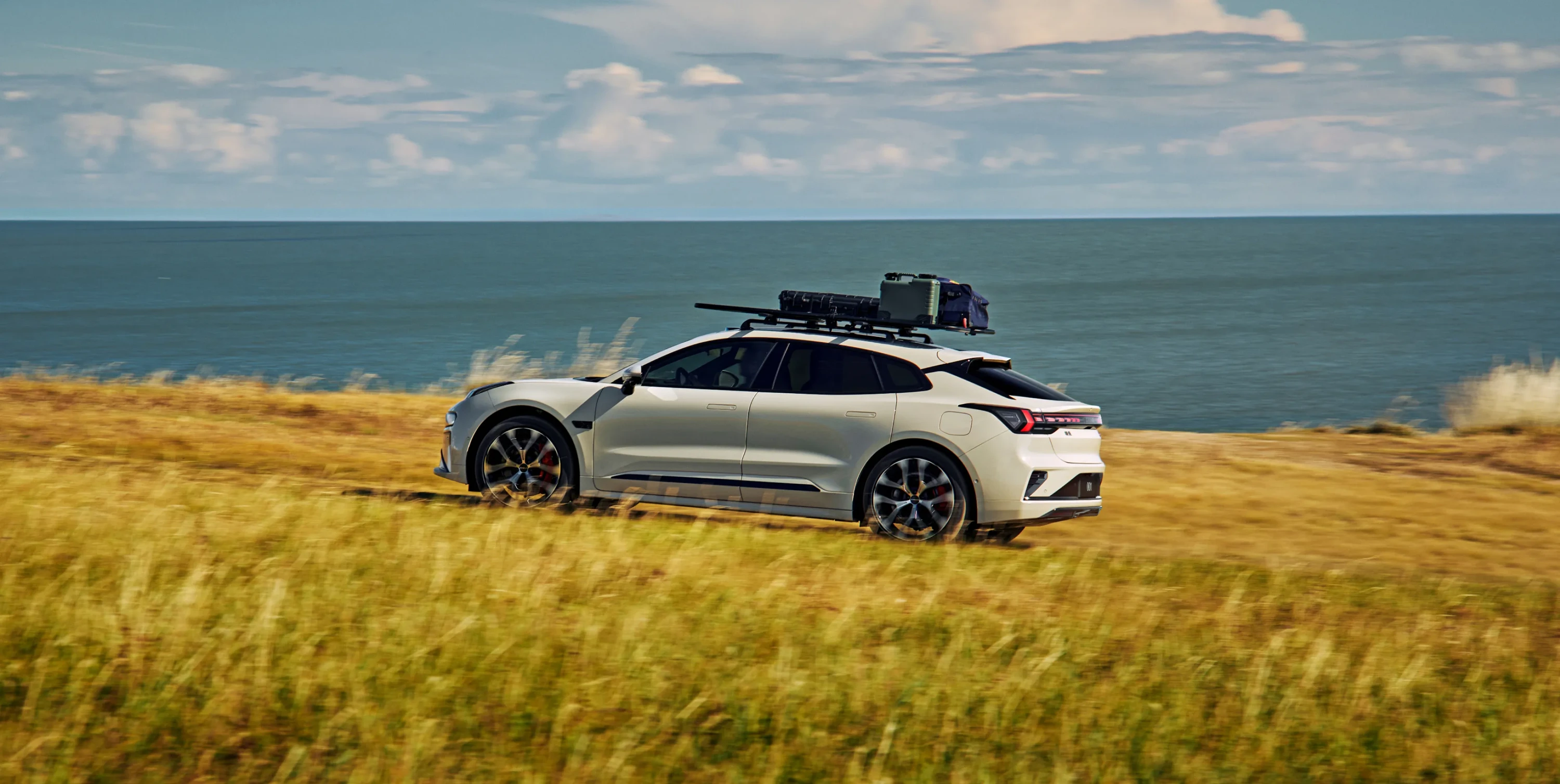 Zeekr 001 Ultra 103 kWh AWD exterior view