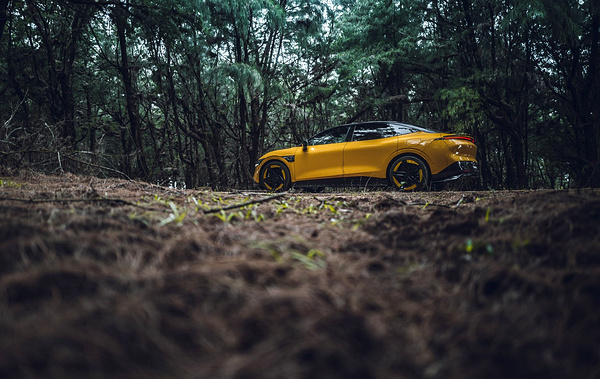 Zeekr 007 AWD Performance exterior view