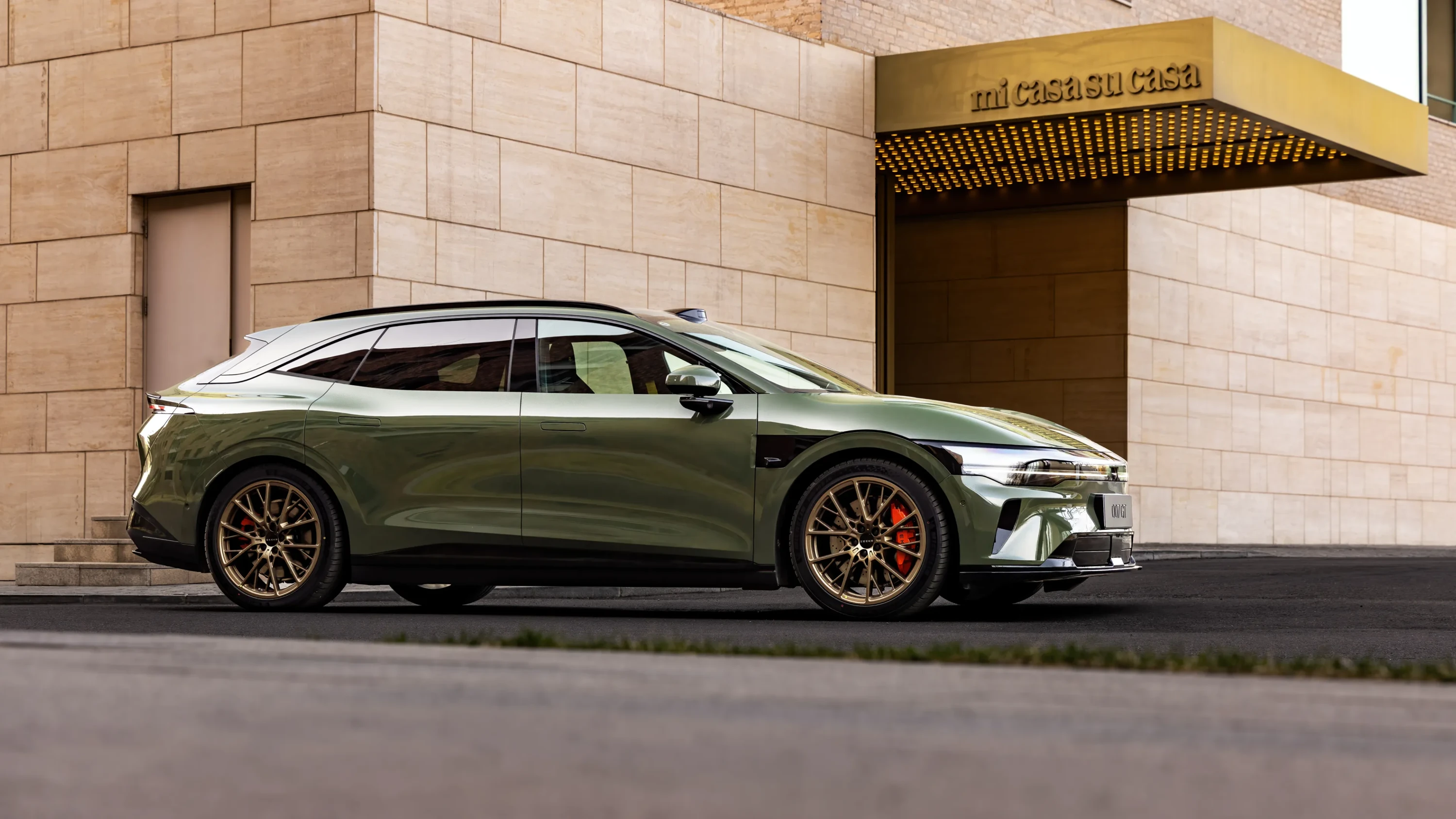 Zeekr 007GT 75 kWh RWD Max exterior view