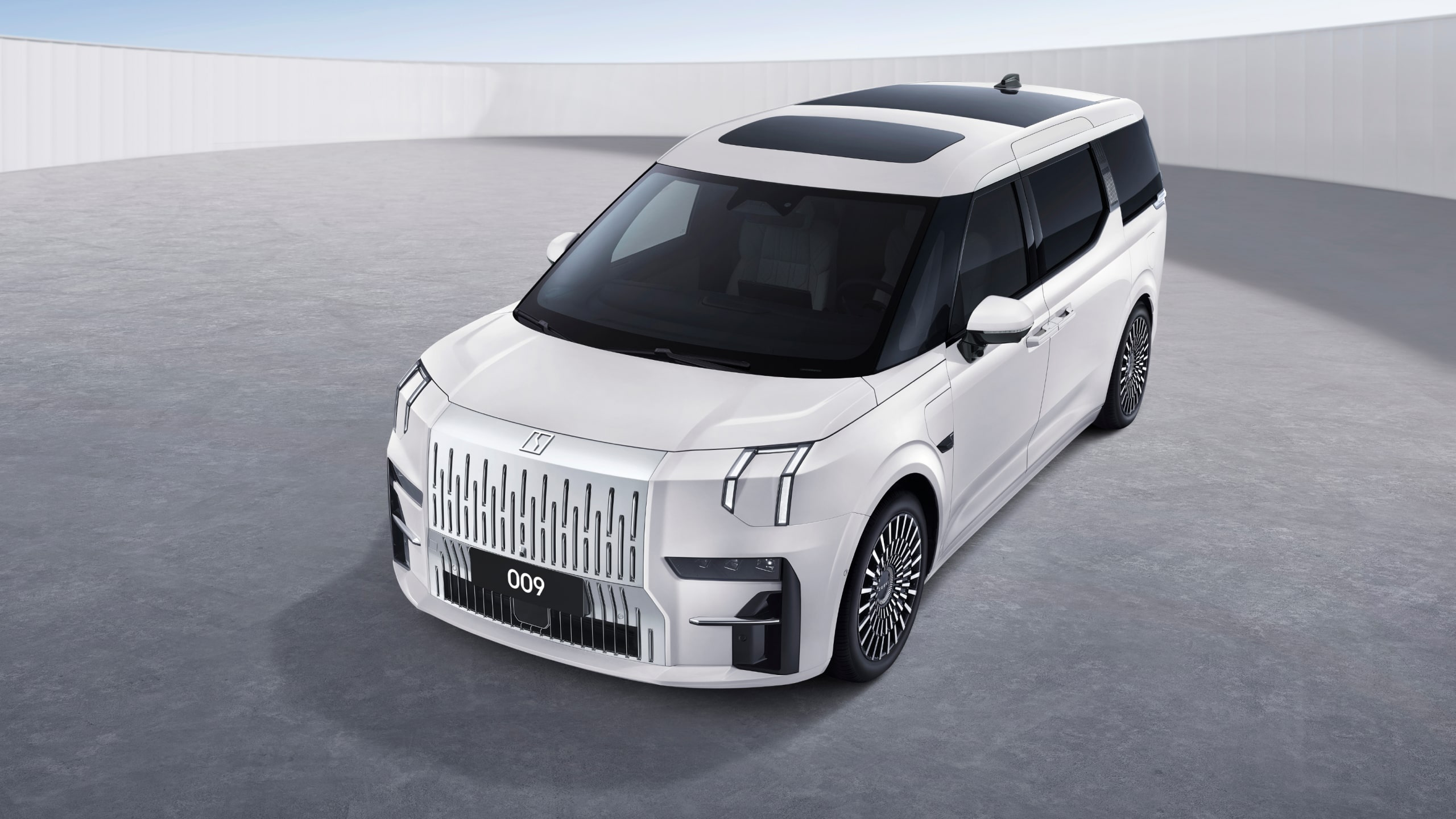 Zeekr 009 ME Edition electric vehicle exterior