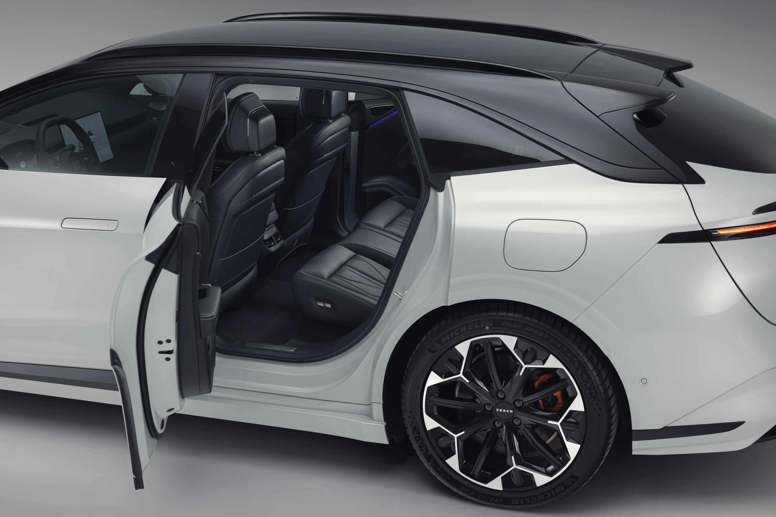 Zeekr 7GT Privilege AWD exterior view