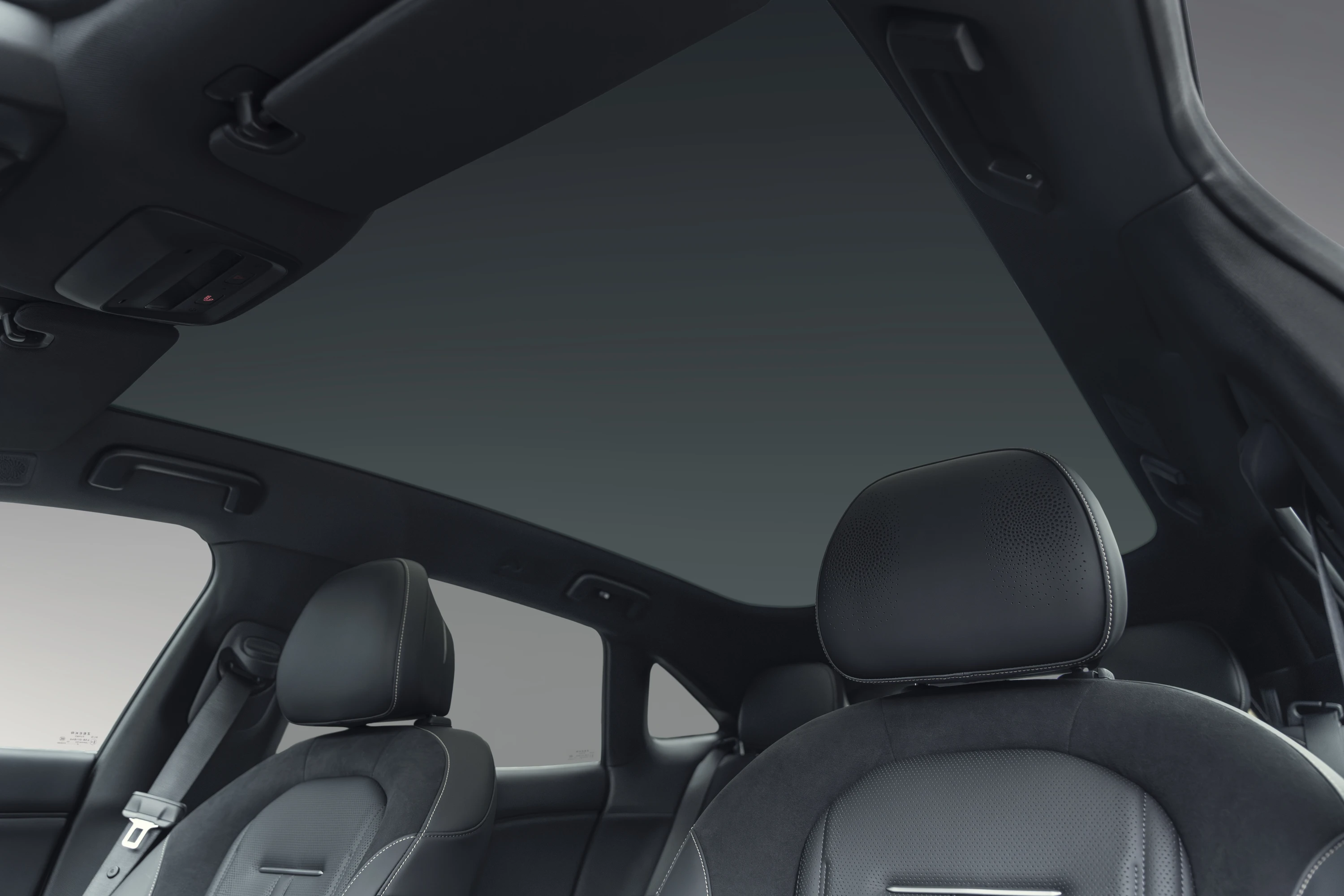 Zeekr 7GT Privilege AWD roof view