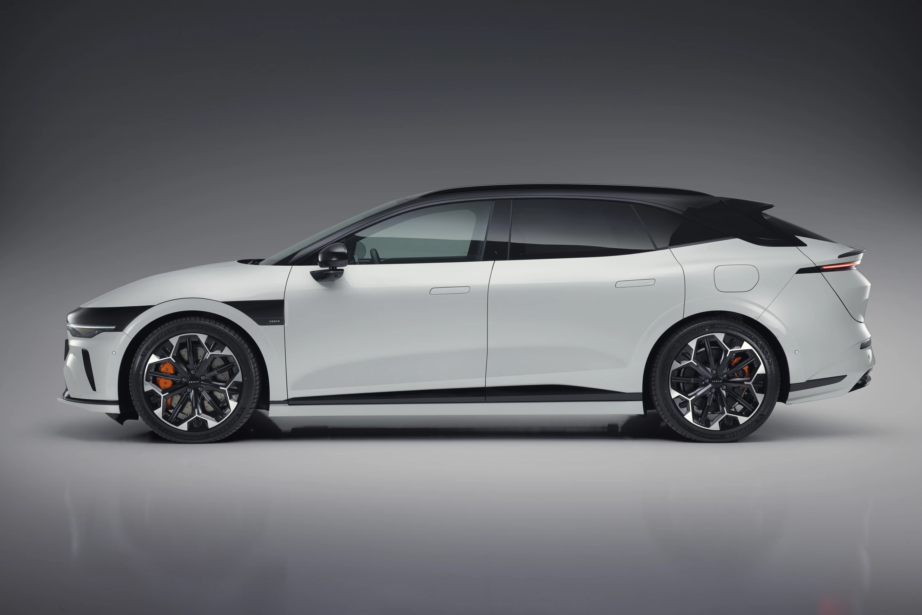 Zeekr 7GT Privilege AWD exterior view
