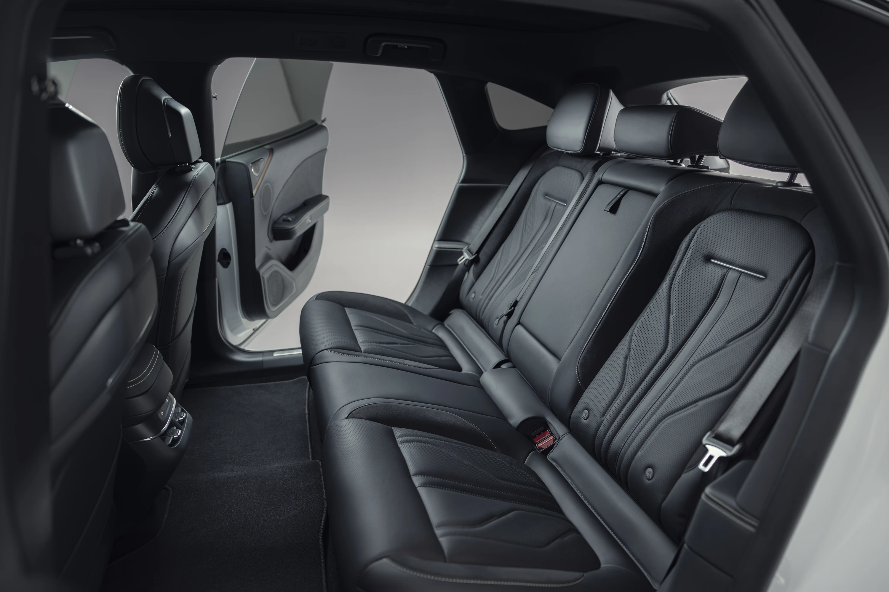 Zeekr 7GT Privilege AWD secondrowseats view