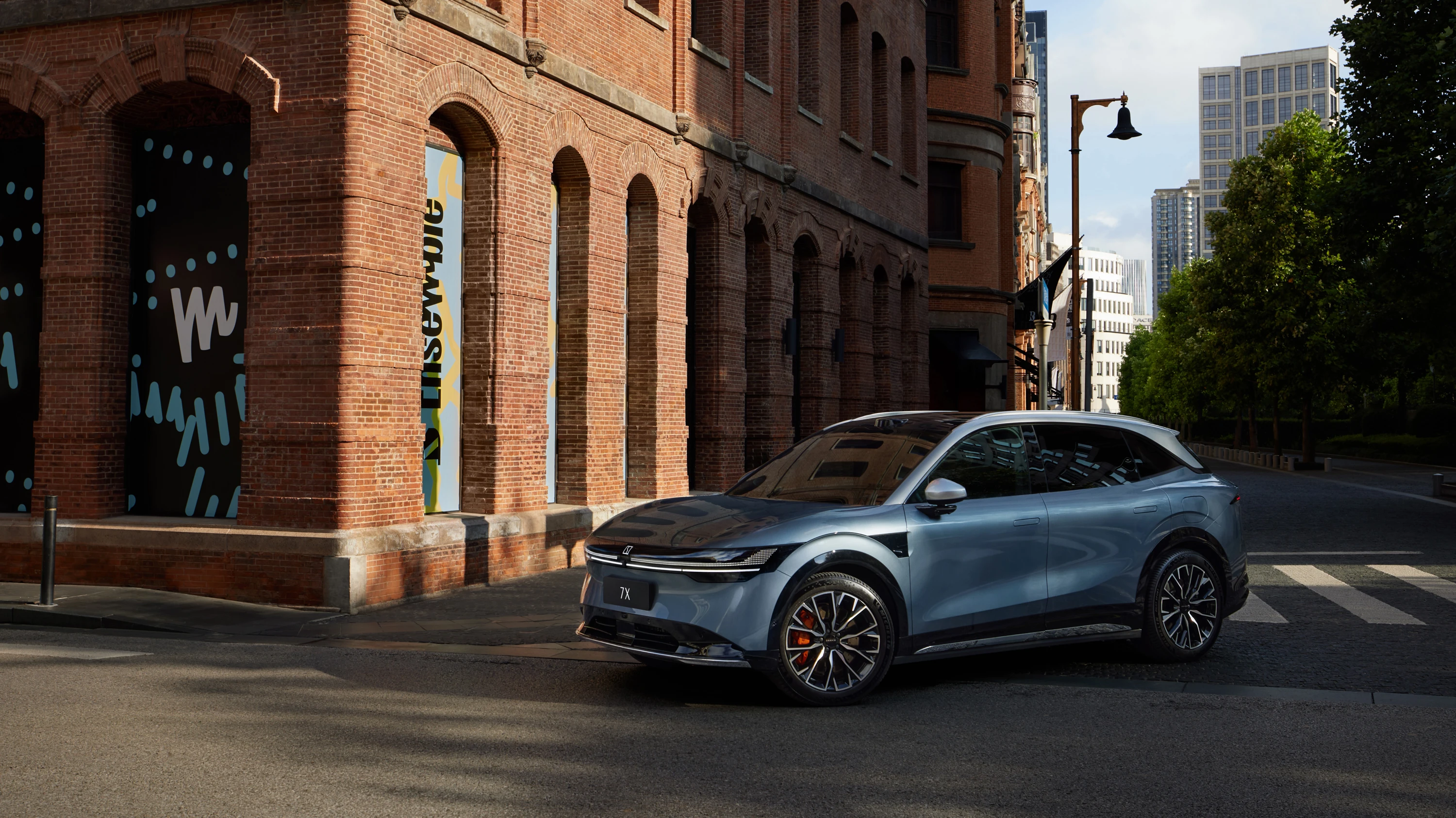 Zeekr 7X Long Range AWD exterior view