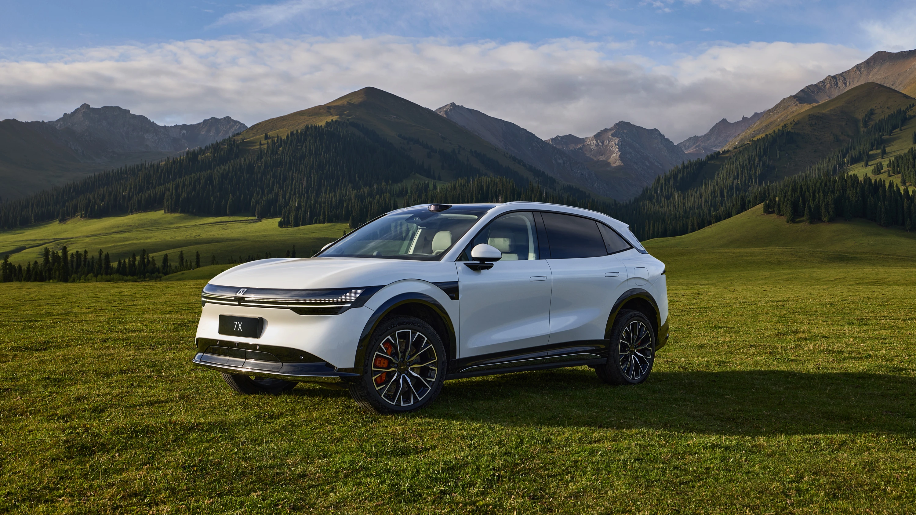 Zeekr 7X Long Range AWD exterior view