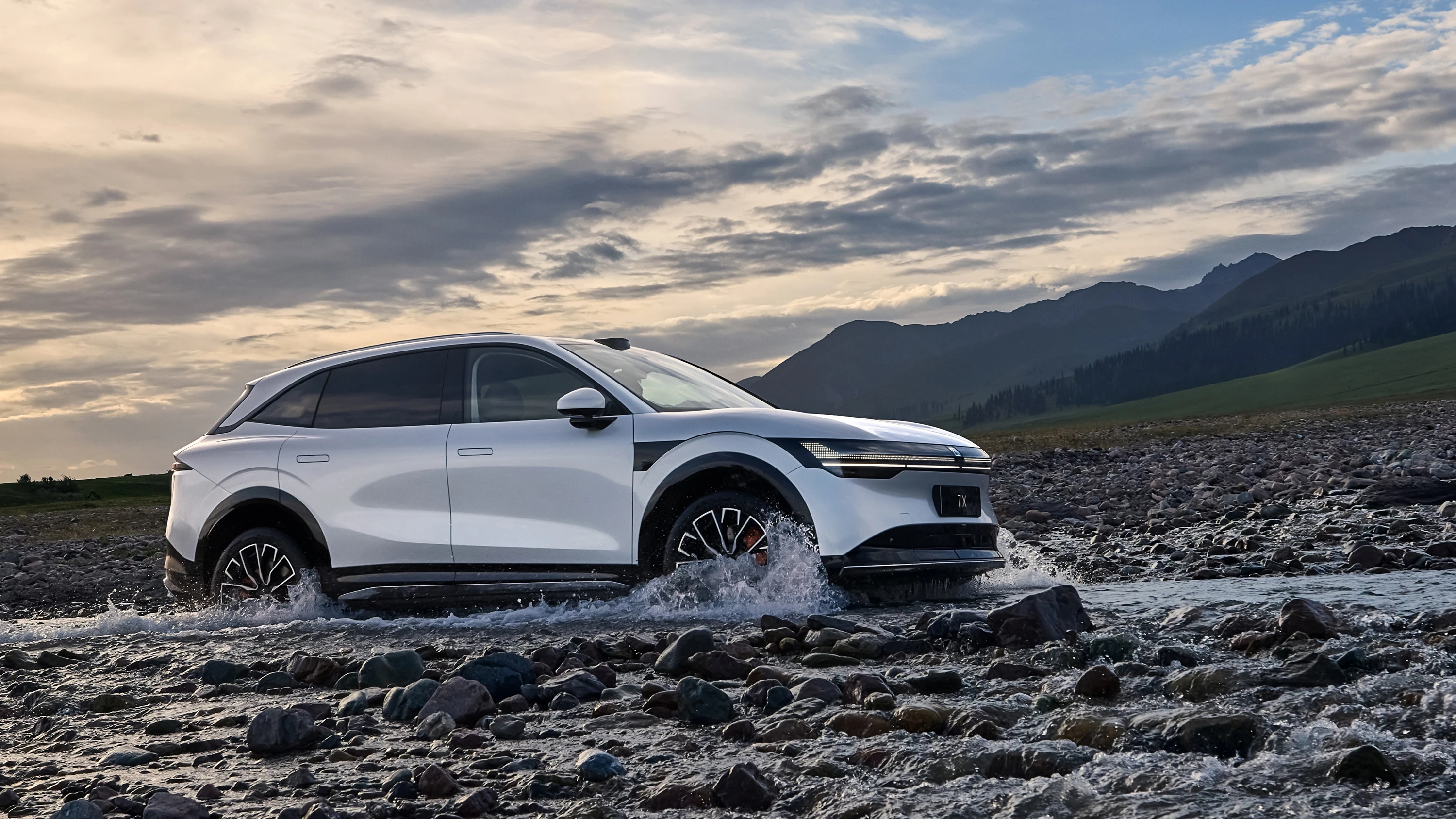 Zeekr 7X Long Range AWD electric vehicle