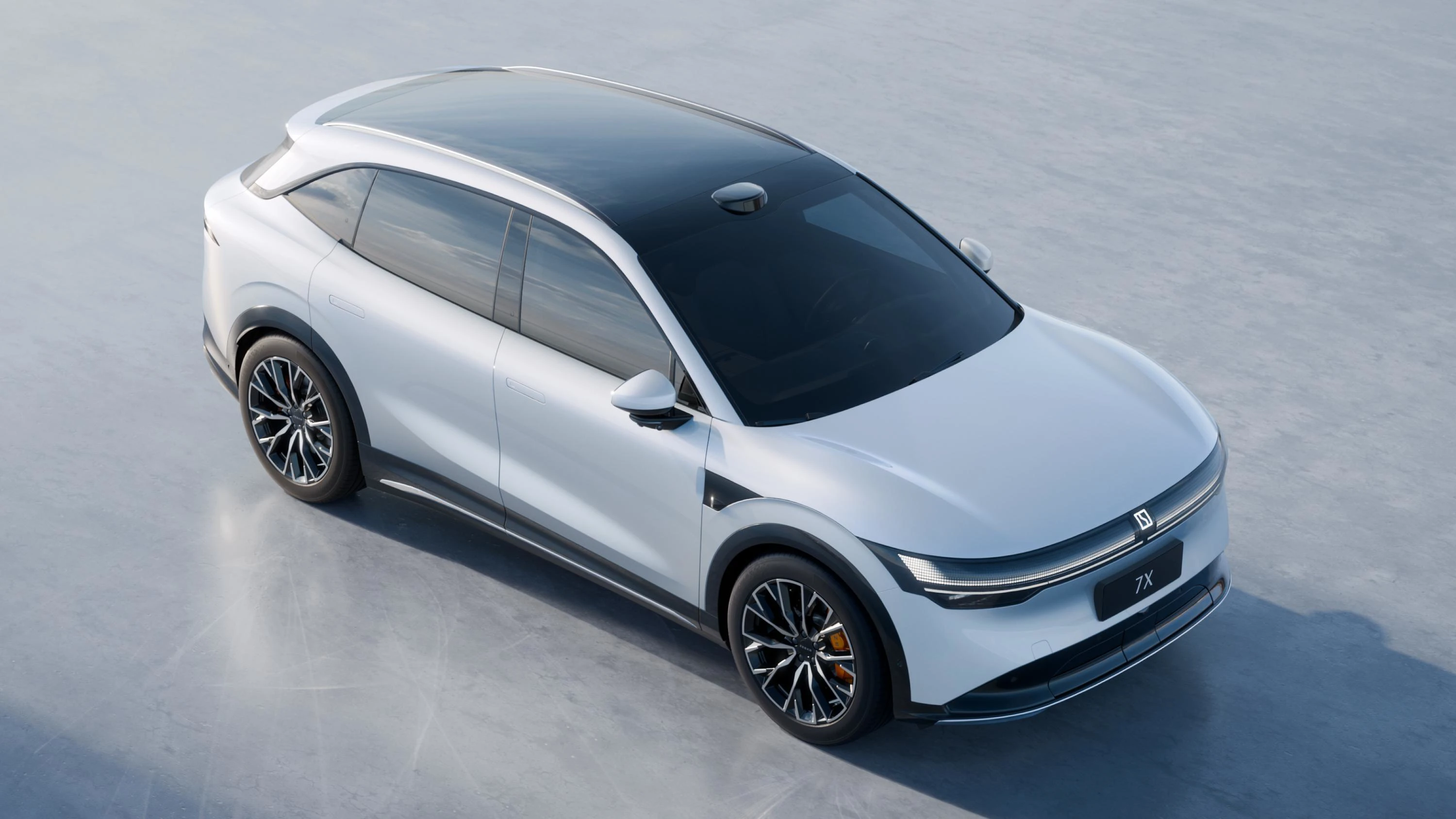Zeekr 7X Long Range RWD exterior view